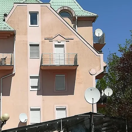 아파트 To Varazs